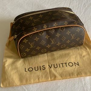Authentic Louis Vuitton Monogram Dopp Kit